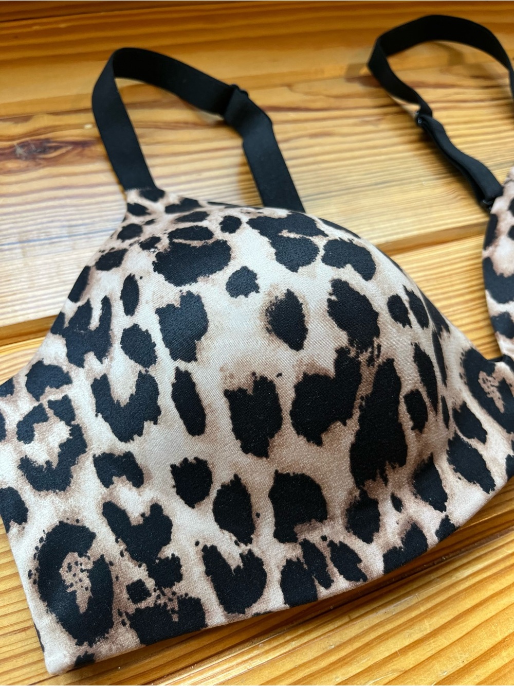 Victoria's Secret Leopard Print Bra - Black & Tan - Picture 2 of 5